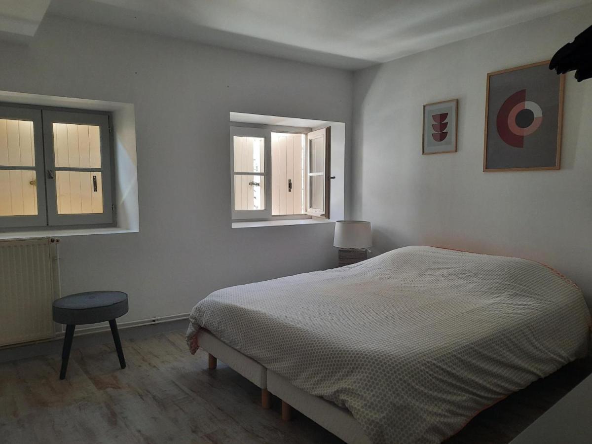 Duplex Place Du Marche Saint-Jean-d'Angely Ngoại thất bức ảnh